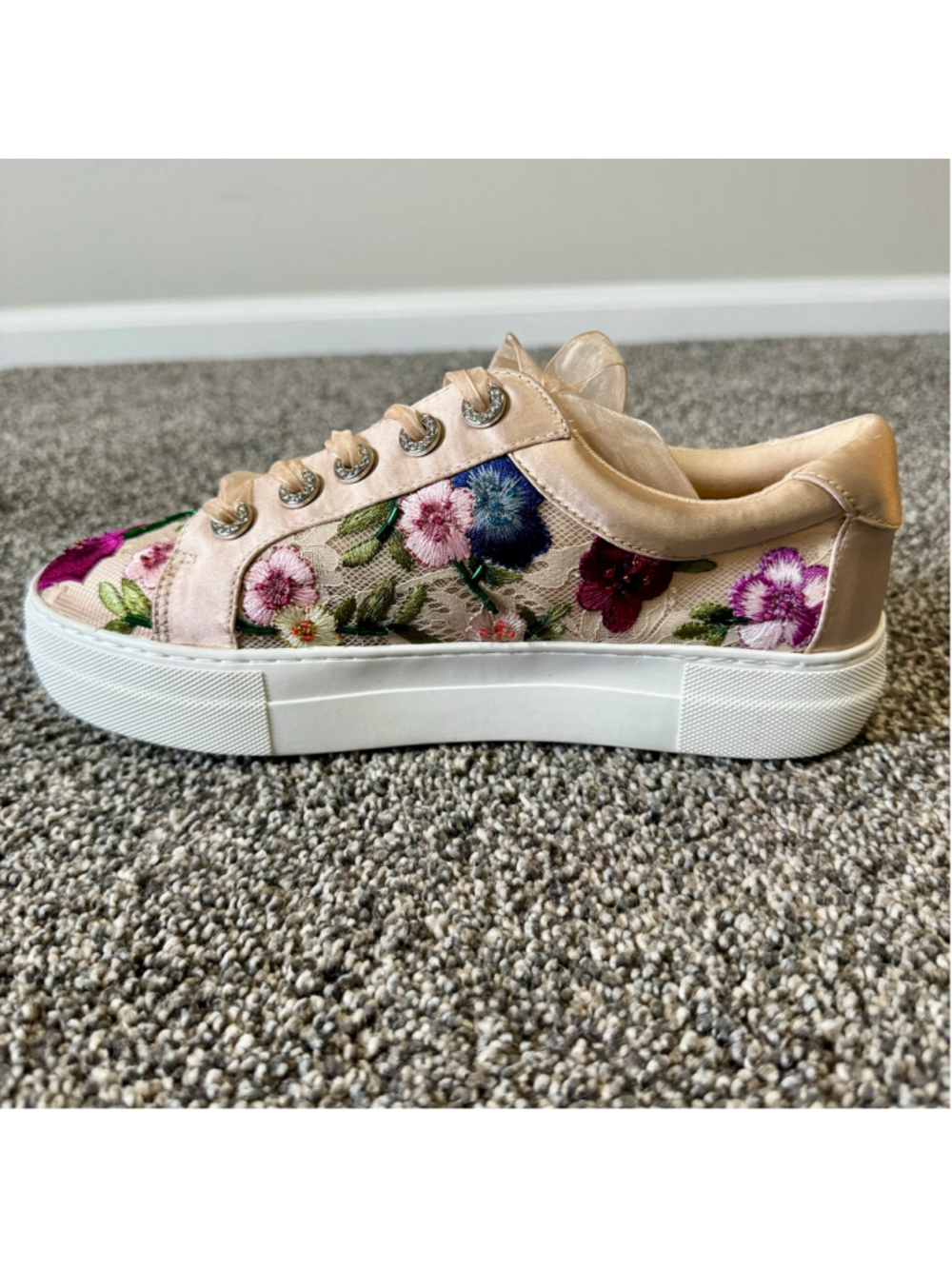 Women's Betsey Johnson Jayla Embroidered & Beaded Sneakers Size 8.5 - Picture 6 of 13